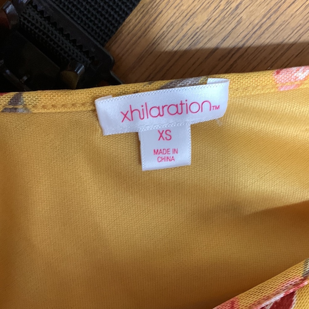Xhilaration yellow floral romper size XS - Picture 2 of 3